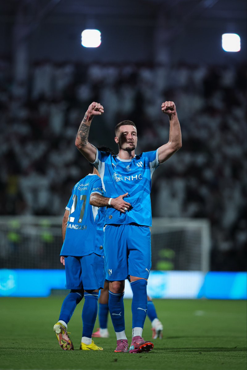 Ryn1y_'s tweet photo. 📸🥶

#الشباب_الهلال https://t.co/tDSXNhtRda