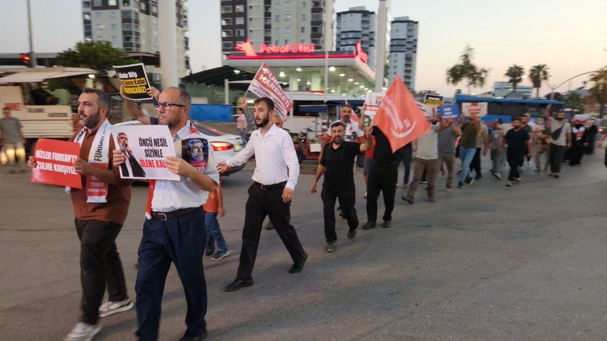 fhoncunesil's tweet photo. SİYASET BİTSİN ADALET GELSİN! 

Hocamız ve kardeşlerimiz özgür kalana dek mücadeleye devam edeceğiz! 

AlparslanHocaya Özgürlük 
SemraHocaya Özgürlük 
FurkanHareketi Tertemizdir 

📍Adana https://t.co/guS4R26Yly