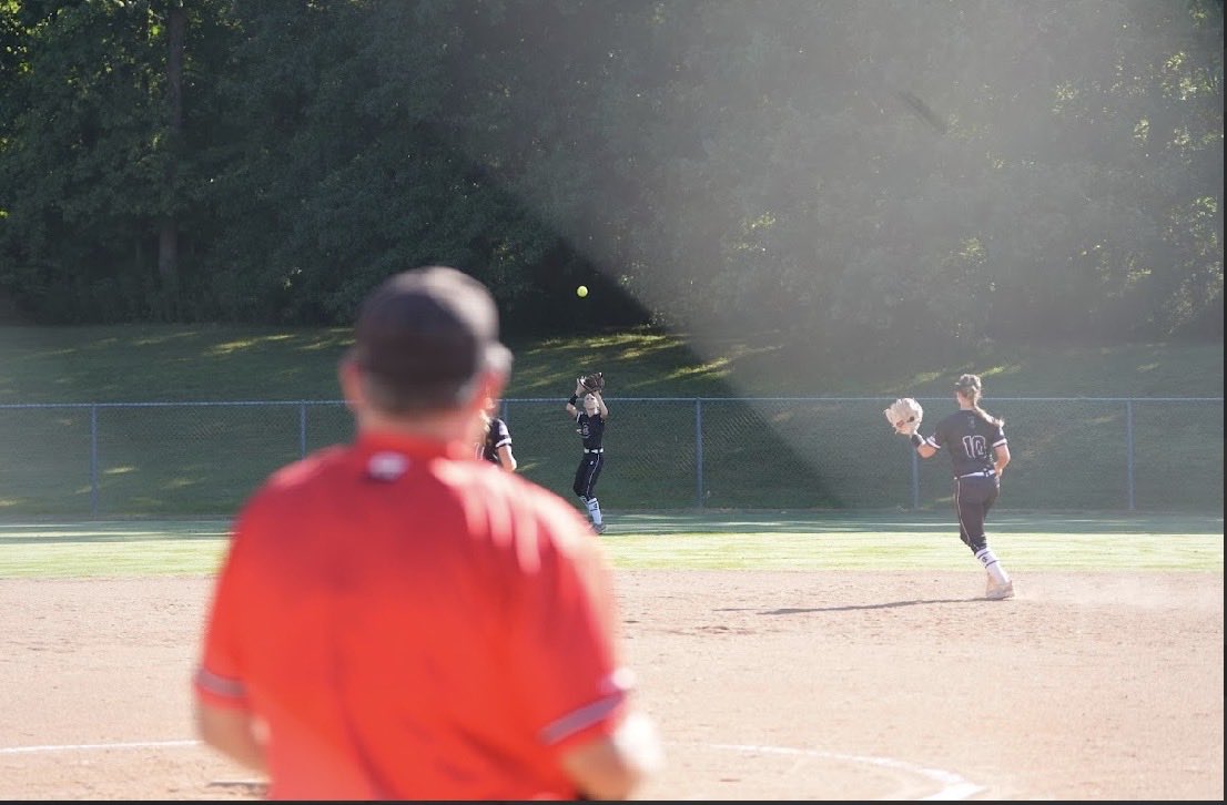 IveyWarpool3's tweet photo. A fun and competitive weekend at the Franklin Fall Brawl! 🥎 Proud of how we competed, finishing with 4 wins, 2 losses, and 1 tie. @Impact_Caymol31 @softballamerica @LineDsoftball @DiamondAddicts @D1Softball @CarolineRap2031  @EvaSrouji2031 @IlyAlexander31 @BrooklynWarpool https://t.co/k1oSJHLyBK