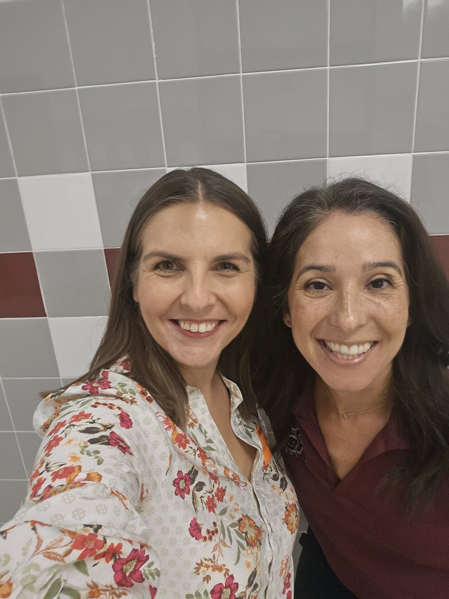 SSralonso's tweet photo. Went to the first MetroCREST meeting of the school year today out in @redoakisd, where I also got to catch up with one of my very talented former administrators, who is their newest Director of C&amp;I, Dr. Cardoza! @yanetcardoza https://t.co/Ypwq4EcQFp