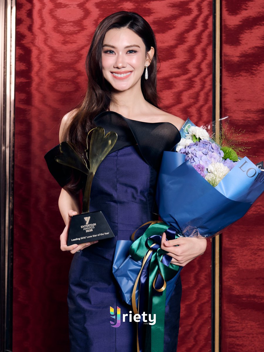 Yriety's tweet photo. Special Pics จากงาน Y Entertain Awards 2026 🪷

ขอแสดงความยินดีกับ “ ลีน่า ลลินา ” #LalinaLena
ที่ได้รับรางวัล Leading Girls' Love Star of the Year
(นักแสดงนำ Girls' Love แห่งปี)

#YentertainAwards2026
#Yent26atICONSIAM
#Yriety https://t.co/stKYiYNwvE