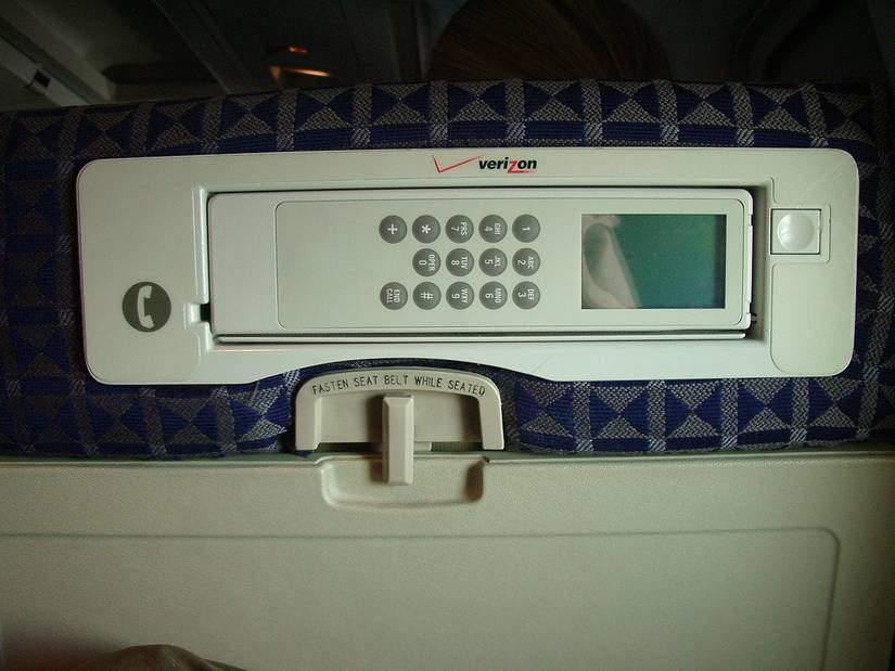 robertking1776's tweet photo. @UpNorthBadgers @BradCGZ Planes had Airfones at that time. Passengers were talking to people on the ground watching the news. https://t.co/v4HXA5TsPS