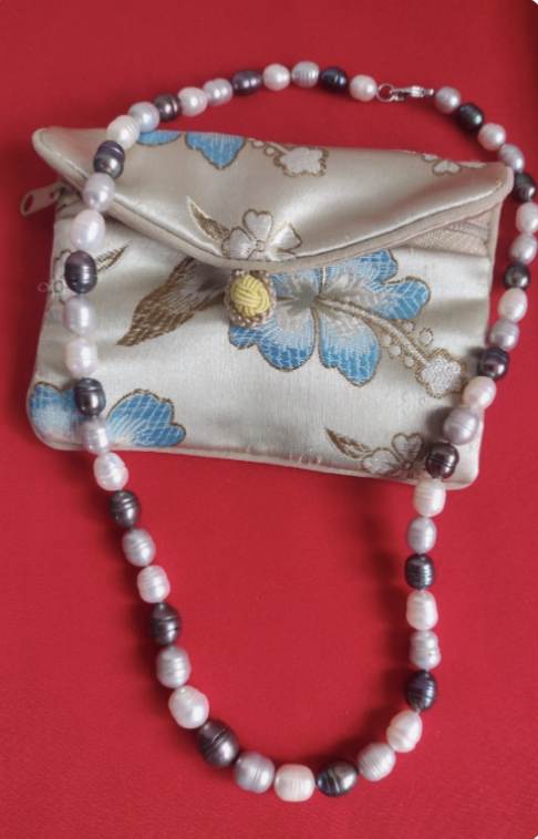 InessaW29's tweet photo. https://t.co/VtcRGAP2aS  

Stunning HONORA Freshwater Pearl 925 Silver Clasp White Grey Peacock Necklace UK 

#MHHSBD #necklace #WHITENOISE #giftideas #jewellery #pearl #gifts #viral #jewellerybox #surprise #gifts #xmasgift #motherdaughter #xmastree #giftsirinart #birthdaygift https://t.co/jsaP7Sdtpc