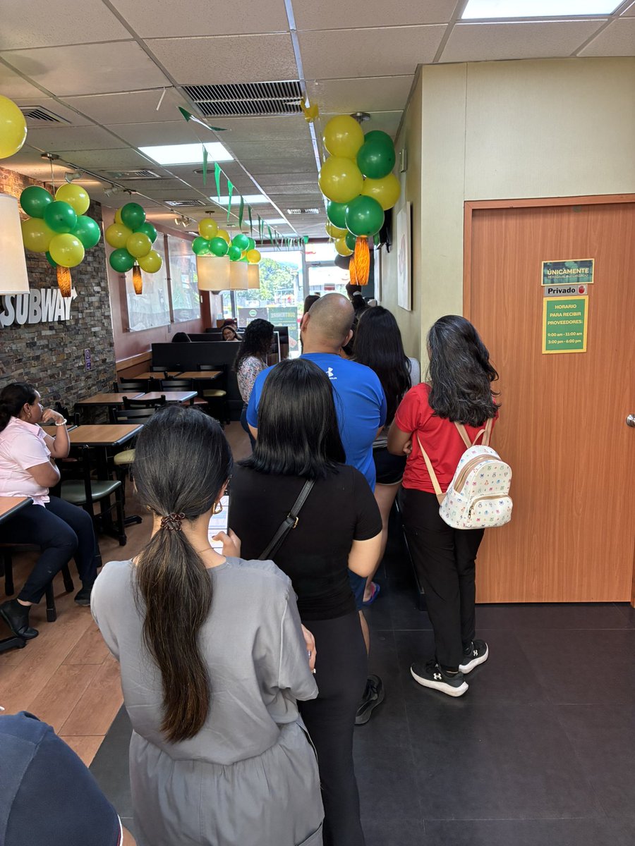 ChepeMende21's tweet photo. @SubwaySalvador Muchas Gracias por la buena promoción de este día. Solo que deberían respetar el orden de llegara, en restaurante de La Skina hicimos fila por más de 1 hora y una persona del Banco Promerica solo llegó por su pedido. Pregunté el porqué y dicen que son amigos https://t.co/U7p6oLR1kZ