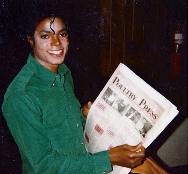 jacksncntrl's tweet photo. @haterkid1 @michaeljackson Michael had universal vitiligo , this is is why 95% of his body was covered in white patches , He was &amp; is black, period. https://t.co/HG0E4Wo9jM