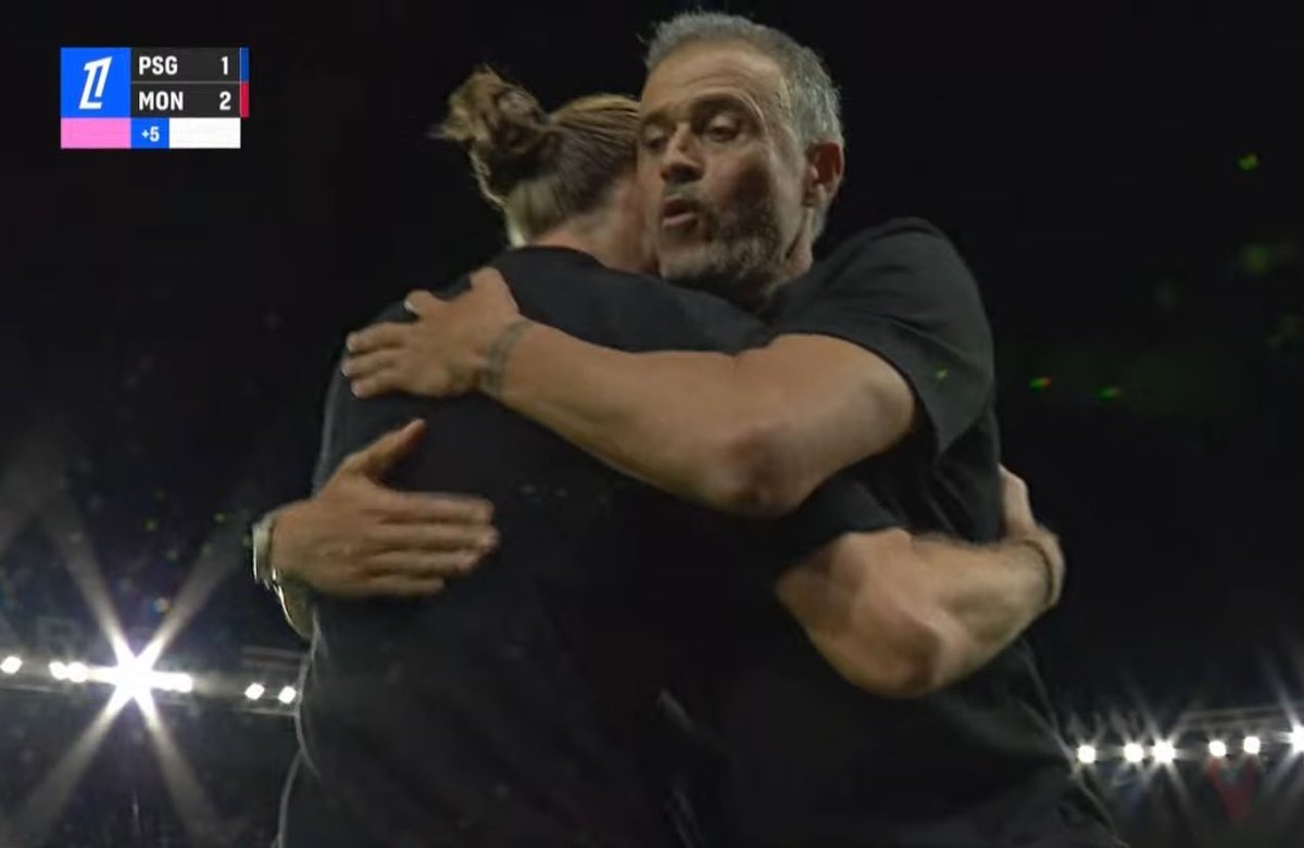 CentralDoBrega's tweet photo. FIM DE JOGO!

o Monaco de Filipe Luís vai no Parc dos Principes e VENCE o PSG por 2x1!

São os líderes da Ligue 1, com 3 vitórias em 3 jogos.

simplesmente FILIPE LUÍS. https://t.co/W4Xo5Xaj6N