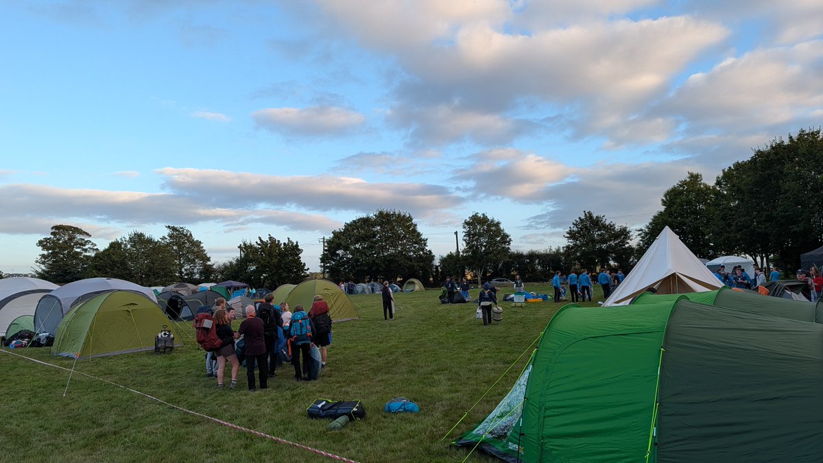 Sav70's tweet photo. Camping again this weekend. Pretending to be a responsible adult this time. #VentureScouts #Scouts https://t.co/Q3Y2RXIiuA