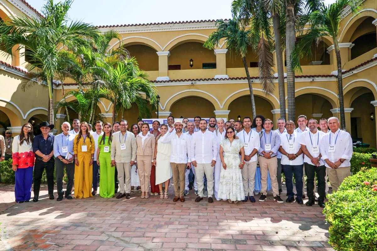 JorgeEmilioRey's tweet photo. Participé en la Cumbre de Gobernadores, organizada por la Federación Nacional de Departamentos (@FNDCol) en Mompox, Bolívar, que contó con la presencia del señor presidente Abelardo de la Espriella (@ABDELAESPRIELLA). Con él desarrollamos una agenda de trabajo enfocada en el fortalecimiento de las finanzas territoriales, la crisis financiera del sector salud, el Sistema Nacional de Gestión del Riesgo, la seguridad y el orden público.

Durante la jornada, los gobernadores fuimos escuchados y conocimos de primera mano las propuestas y objetivos del presidente para fortalecer la descentralización, enfrentar de manera contundente las estructuras criminales, impulsar los sectores dinamizadores de la economía y avanzar en la reducción de la pobreza.

De la mano del Gobierno Nacional, trabajaremos para continuar transformando la vida de los cundinamarqueses y seguir siendo un territorio de grandes oportunidades. Gracias, presidente @ABDELAESPRIELLA, por gobernar desde las regiones.