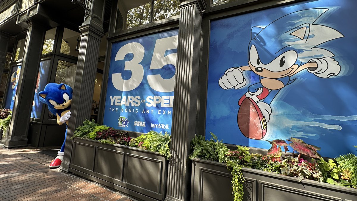 FrackDeals's tweet photo. Whoa, Sonic's visiting the Art Gallery! 

Sonic's 35th Anniversary Art Exhibit is happening in Seattle, and TODAY is the day to meet Sonic!

Exhibit runs Sept 4th-6th, come on by to see some cool art!
https://t.co/U6V2Bw6325

#SEGACreator #Sonic35Exhibit
@sonic_hedgehog @iam8bit https://t.co/0QCaZoGuuZ
