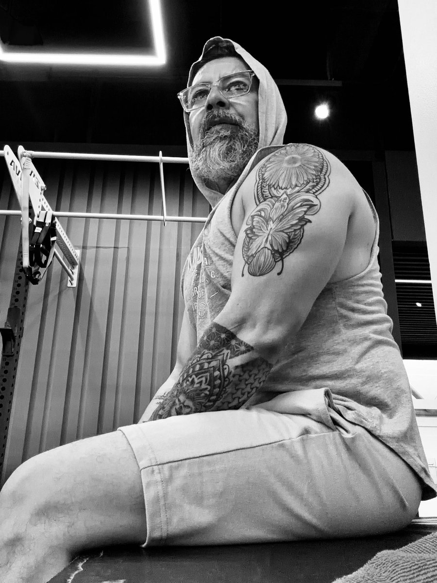 MAXIMUS_RCT's tweet photo. Le di con todo en esta semana a los fierros, para que el fin de semana no me pese la culpa... ni los tacos, ni la cerveza, ni la fiesta jajaja #gymnotivation #selfiegym #ViernesSocial https://t.co/3Amju4S4er