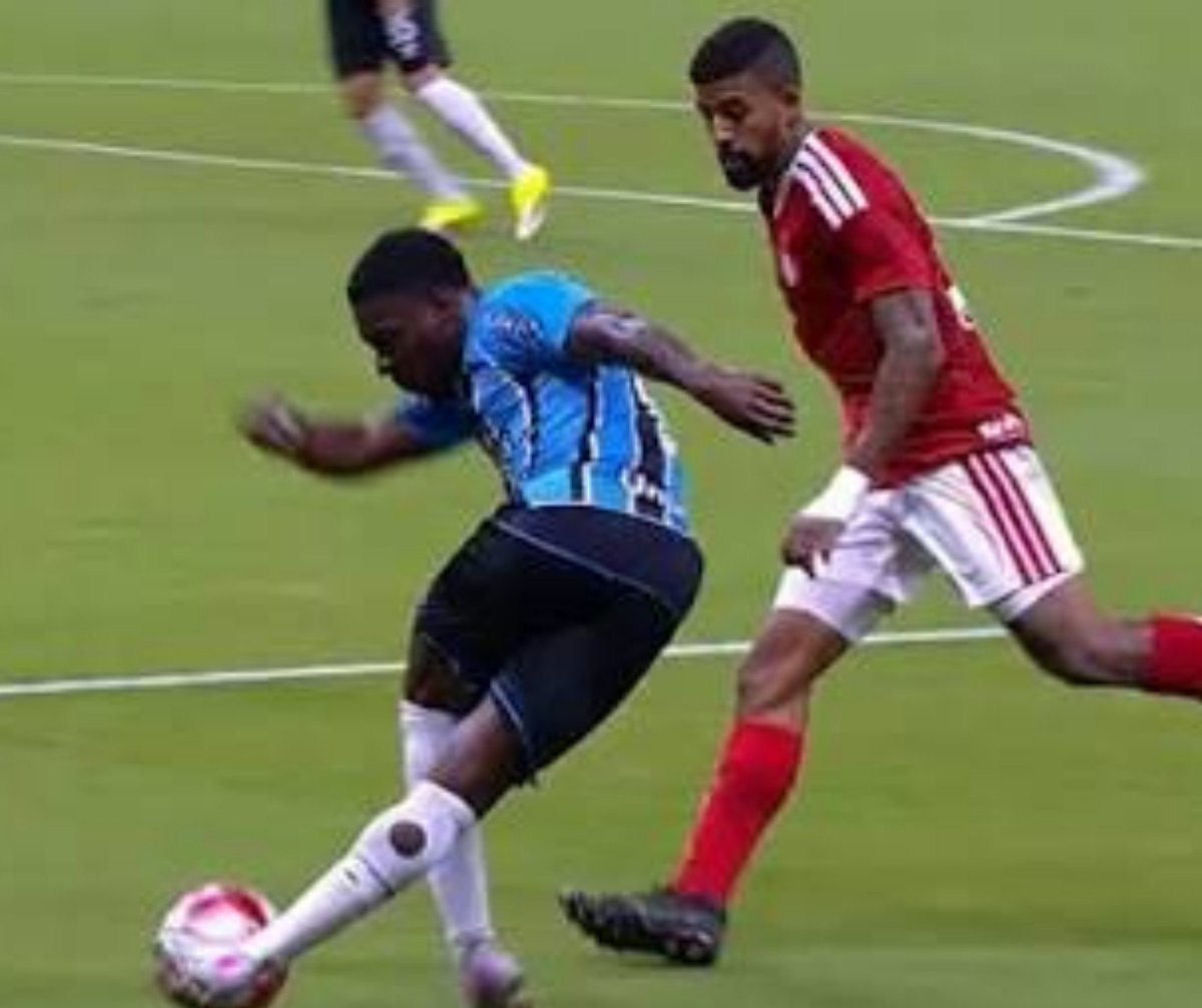athaides7's tweet photo. Francis Amuzu é o pesadelo deles https://t.co/wsr5gMooll