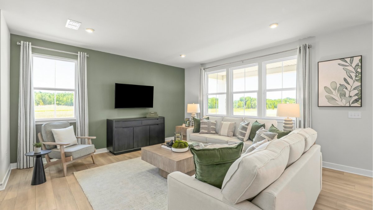 RyanHomes1948's tweet photo. From Labor Day weekend to the first football games, home is where it all comes together. 🏈🇺🇸

As the seasons shift, thoughtfully designed spaces set the scene for long weekends, game day traditions, and the moments spent with the people who matter most.

#RyanHomes #LaborDayWeekend