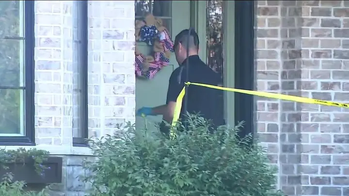 MarioNawfal's tweet photo. 🚨🇺🇸 Illinois mom told police she killed her 2-year-old because he was "the devil" and "the anti-Christ" after becoming invested in the Lindsay Clancy trial

Prosecutors say Corie Walsh was in a group text about the Clancy case on Tuesday.

Three and a half hours later a neighbor found her son Barrett hanging from a rafter in the basement.

An infant was in the house unharmed. Two older kids walked in from school as it was discovered.

Her husband was out of state.

She's charged with three counts of first degree murder.

Now look at what the Lindsay Clancy became online.

$1.8 MILLION raised for Clancy across two funds from 57,000 donors. Mothers filming themselves holding their own babies captioned "Same, Lindsay".

At what point does sympathy become a disturbing message?

Source: CBS, Fox / Writer: Daniel