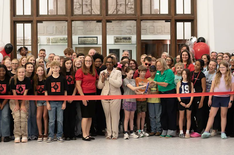 StephenHall_PR's tweet photo. Via @officialsps: “Pipkin &amp; Reed middle schools celebrate new buildings with ribbon cutting ceremonies; Progress as promised achieved thanks to voter approval of Proposition S in 2023” – https://t.co/yNdPYL9Pv2. #ProgressAsPromised #SaferStrongerSchools #SPSProud 🎉🏗️ https://t.co/fdBwosRXAG