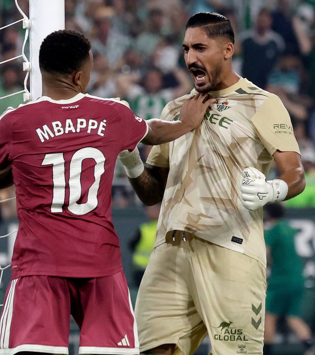 ContextfreeFCB_'s tweet photo. Sometimes the man of the match are usually not the players but the keeper. 

Thank you for your service Alvaro Valles. 👏 https://t.co/jMc6e29cCF