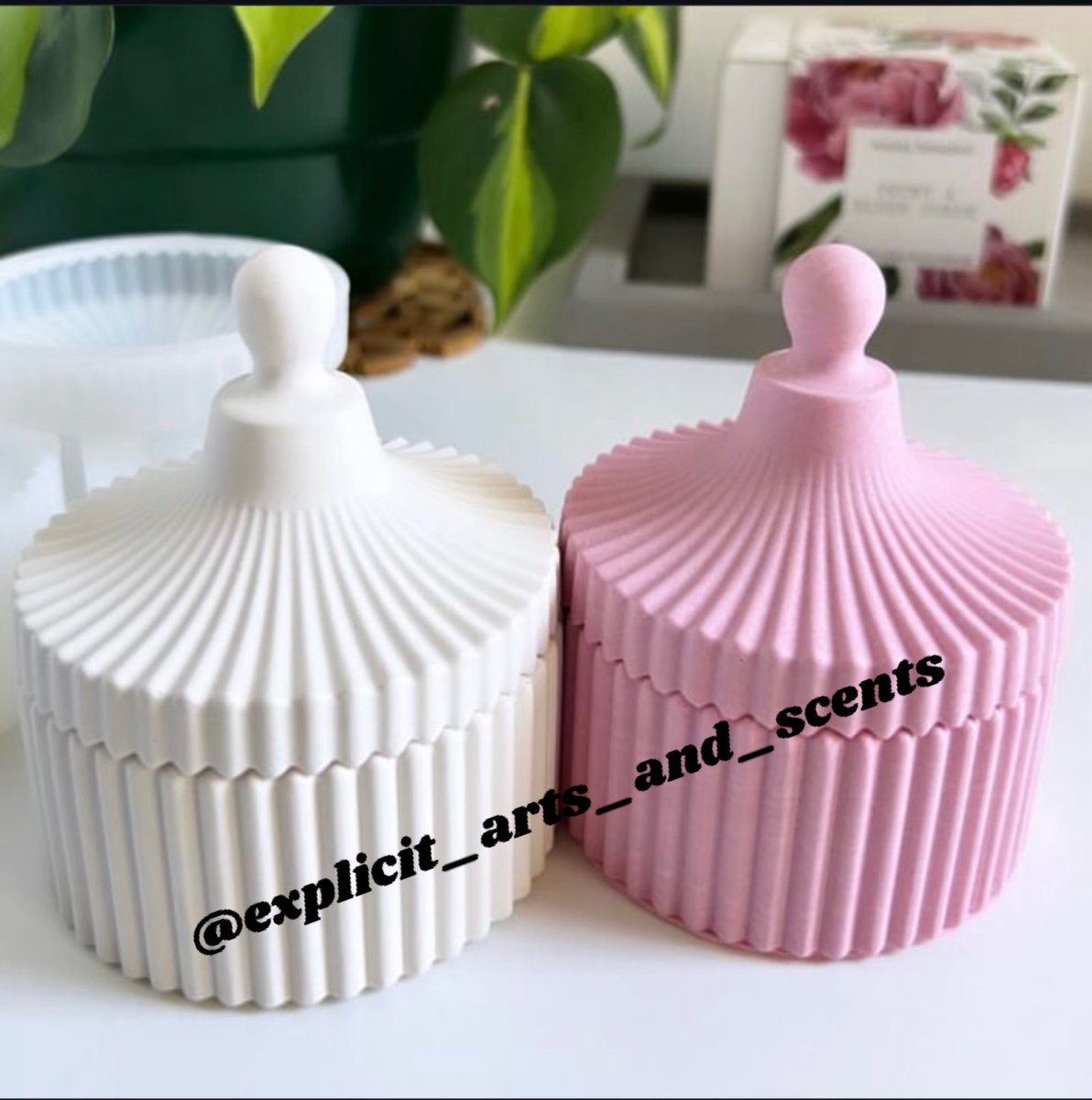 Motun1Rosheedah's tweet photo. A gypsum jar,filled with romantic and rich scents that’s soft but not weak
Each jar going for 15k
With tray 25k
#candle
#scentedcandlelover
#gypsum
#Drscent https://t.co/mf87mOtd98