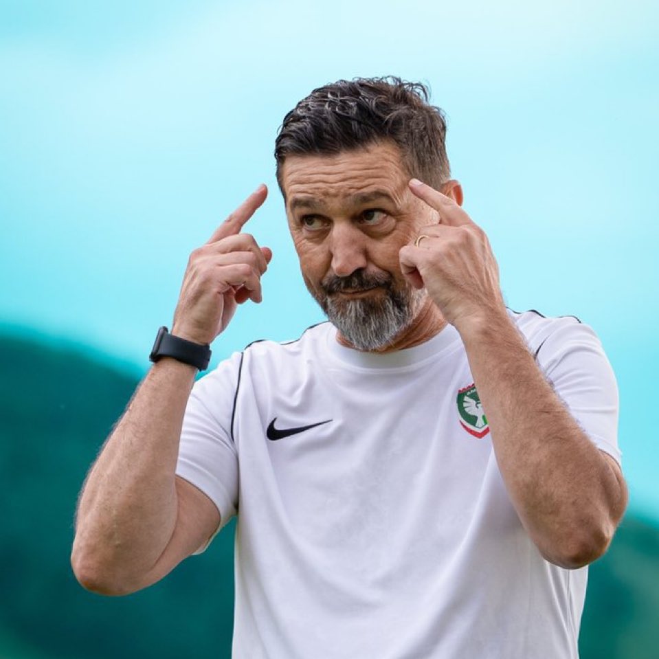 Amedsporizm_'s tweet photo. Adam sizden sadece bir tane forvet istedi onu bile getiremediniz!

Şimdiden söylüyorum bütün puan kayıpları sadece ve sadece yönetime yazar!!! https://t.co/wrGqhr4w9M