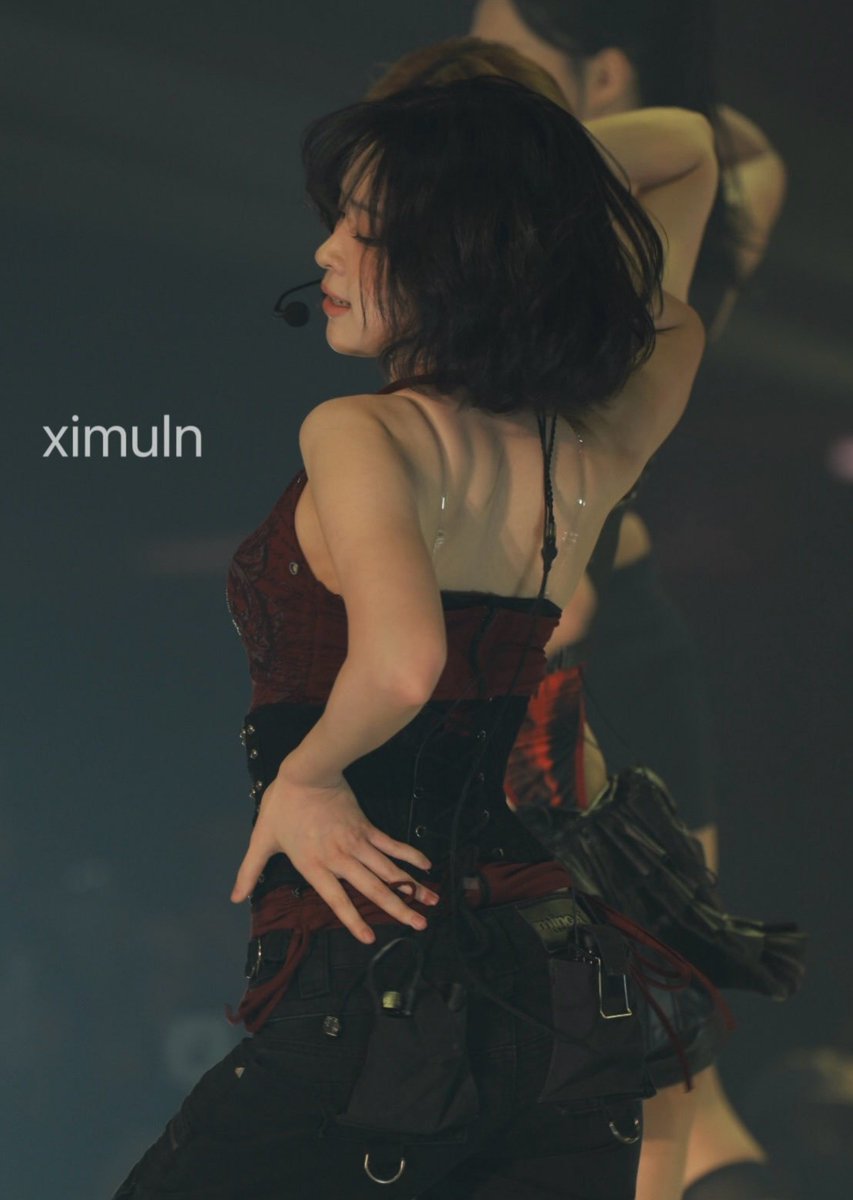 HiImMia_andryu's tweet photo. She genuinely makes me feel insane 😵 https://t.co/1bP2U5129u