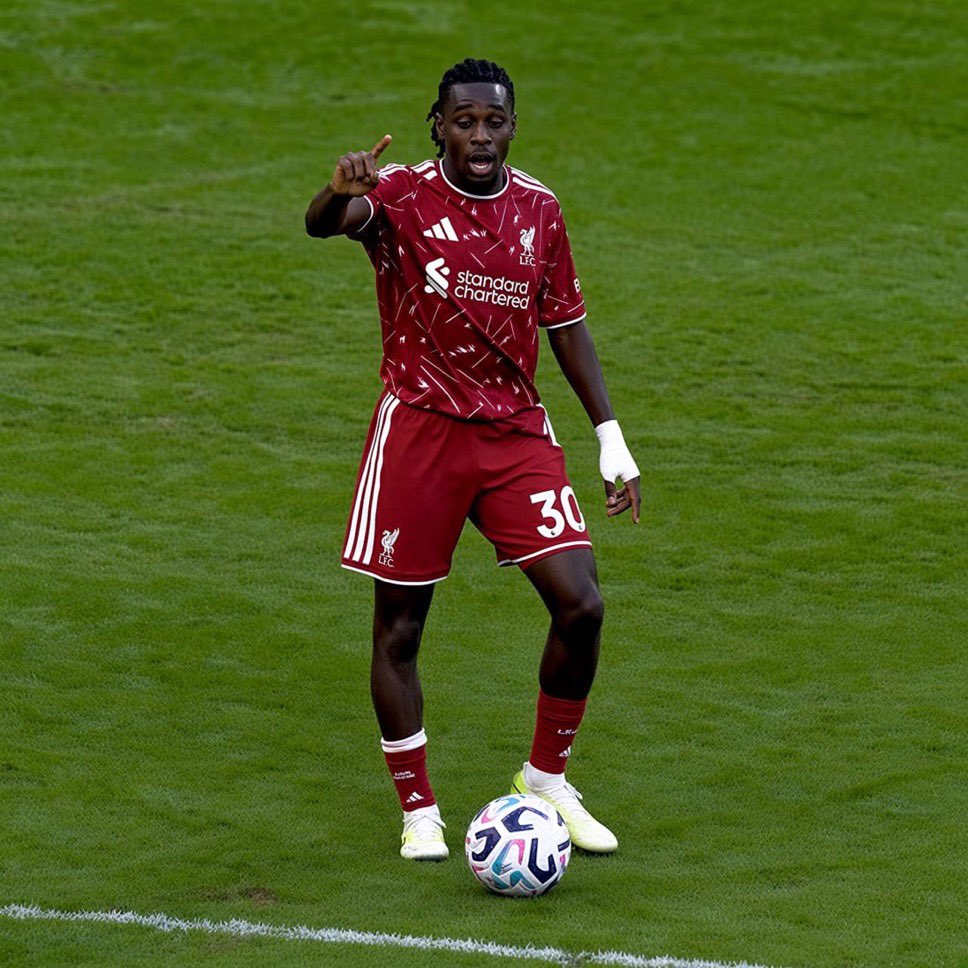 Sneakernyame's tweet photo. Frimpong and Dumfries are proving that being excellent as wing-backs in a back-three system doesn’t always translate to playing the same role in a traditional back four. https://t.co/fuCA0lXsjf