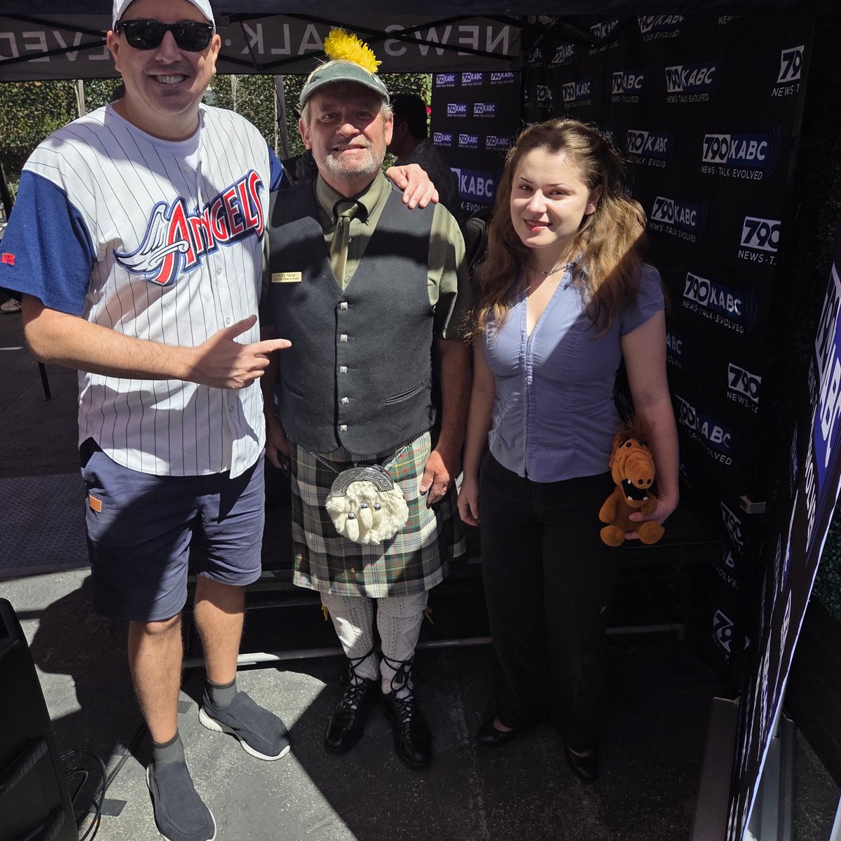 Bagpipeplayers's tweet photo. Was nice to headline the National Anthem on bagpipes, today in Studio City on KABC 790 AM. John Phillips and Randy are a great example of professionals and down to earth. https://t.co/XRSg5tKnAM.  Nice to be invited!  Thanks daughter for joining! https://t.co/aFdb99vcJX