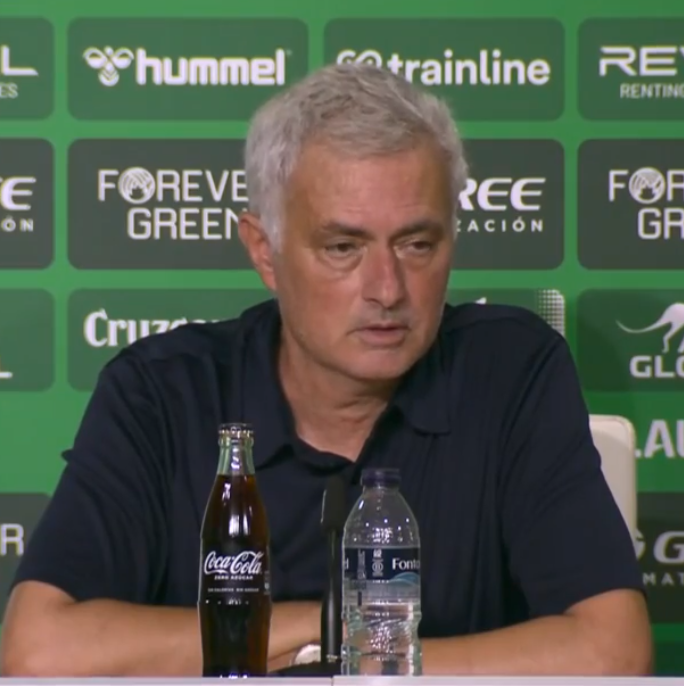 theMadridZone's tweet photo. 🚨 José Mourinho: "Why did I call the players naive? Because there are some plays that are TEXTBOOK YELLOW CARDS, that the players failed to get the opponents booked for.

Let me give you an example: the first minute of the game, a Betis player STEPPED on Fede Valverde's foot.

A "step on foot" is a TEXTBOOK YELLOW CARD.

And what does Fede Valverde do? He stays on his feet, doesn't even fall.

Meanwhile Betis players exaggerated every foul so much, that you'd think they need an ambulance."