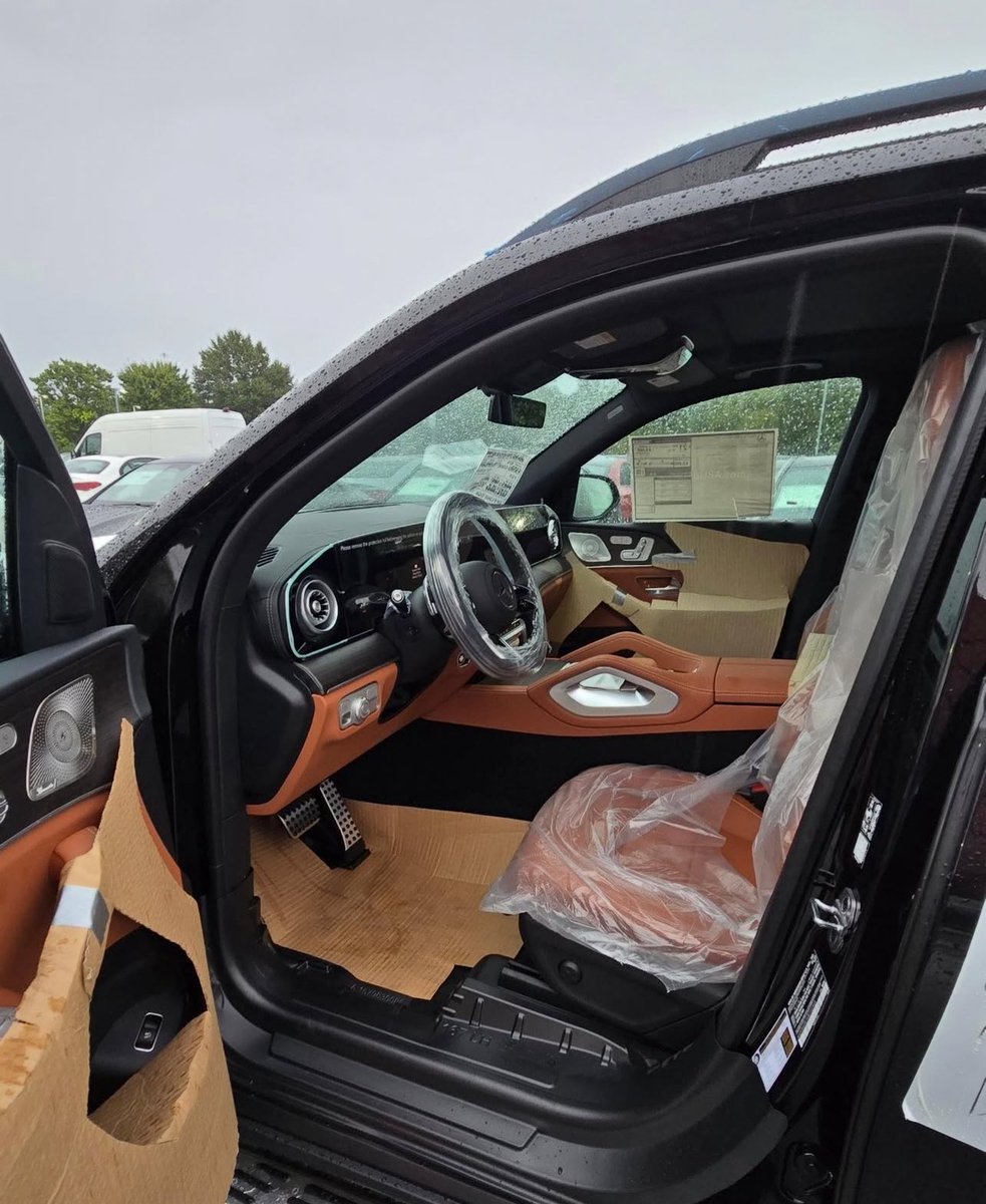 proxy63s's tweet photo. Exclusive view of the 2027 Mercedes Benz! 
What’s you thought on it https://t.co/fuyzkD1n5j