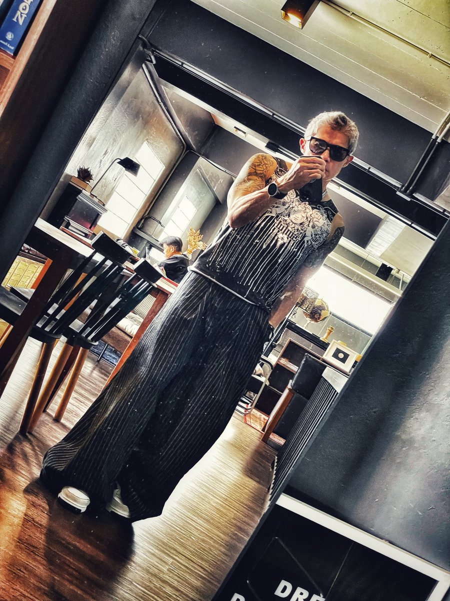 ZhaizzyF's tweet photo. แต่วันนี้ ต้องพูดมันออกไป…ลาก่อน🎧😂 #saturday #coffee #pattayasingle 
#cheatday   #gymtime #ยิม #เวท #gym #Fwb #pattaya #personaltrainer https://t.co/HxA8Gy9fkR