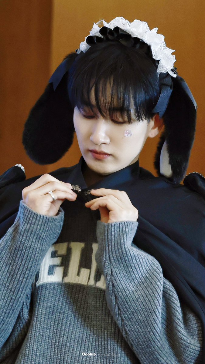 e_hxrry's tweet photo. 깜장 롭이어 🐰 https://t.co/0Vlnkxnn4Q