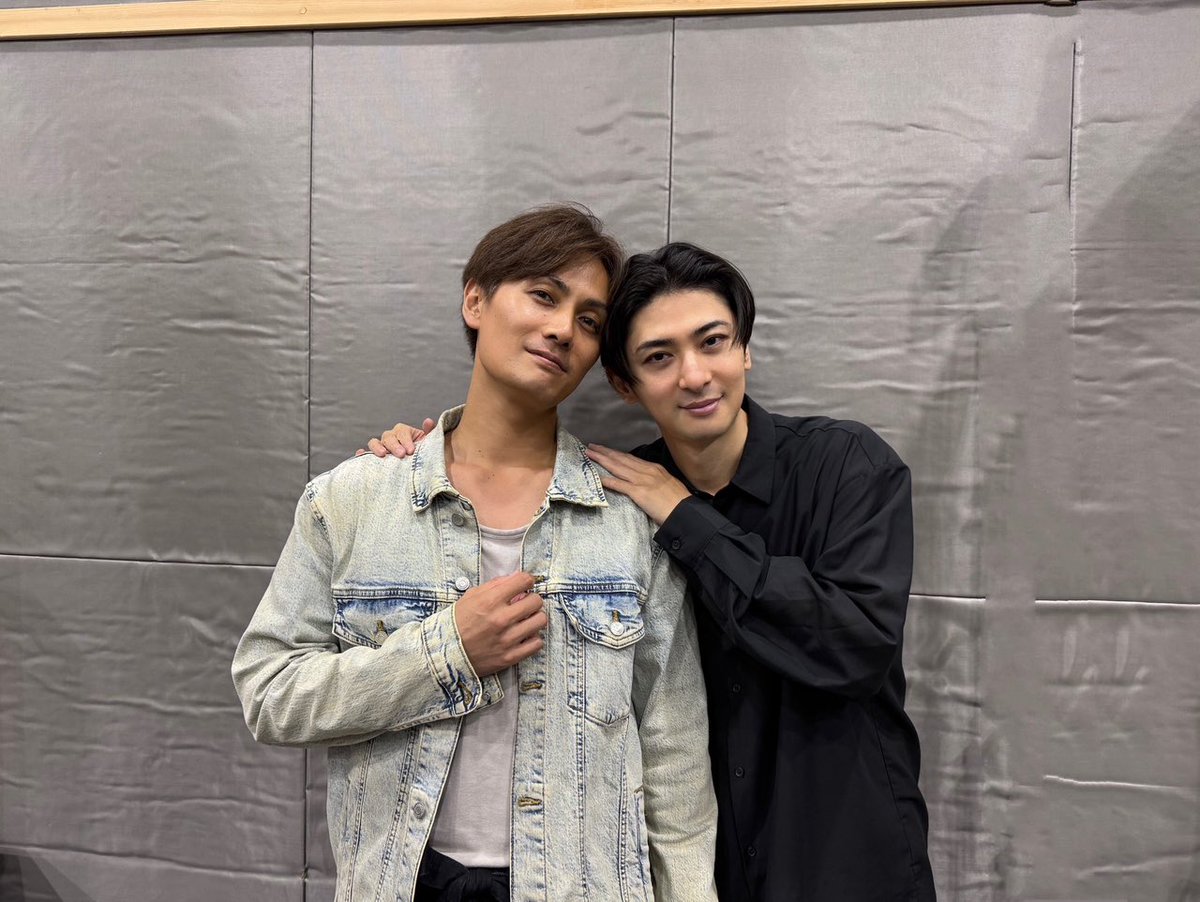 kazuki_kato1007's tweet photo. 本日、古川雄大 The Greatest Concert vol.3 -Man of the Stage-
夜公演にゲスト出演させていただきます。ゆーたと同じステージで歌うのは何年ぶり？楽しみです。
先日のリハも楽しかった♪今日はもっと楽しいはず。いっぱい甘えてもらおうと思います笑笑
#古川雄大 #加藤和樹 https://t.co/qRBfEIb8uA