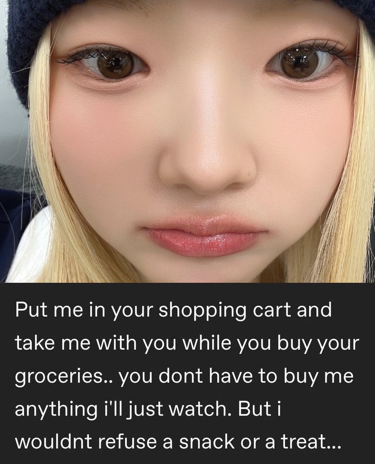 SeoheeSouda's tweet photo. good aftie! jadi, siapa yang mau ajak aku belanja bulanan? janji tidak ambil yang mahal-mahal, deeeh. :Þ https://t.co/kFCv07RXCC