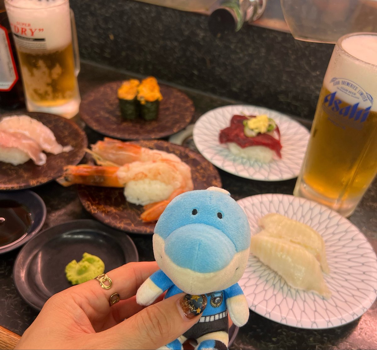 kf_mie's tweet photo. おさかな市場でお寿司を堪能🍣🍺
#フロサポ水戸訪問 https://t.co/EMPpe38rIQ