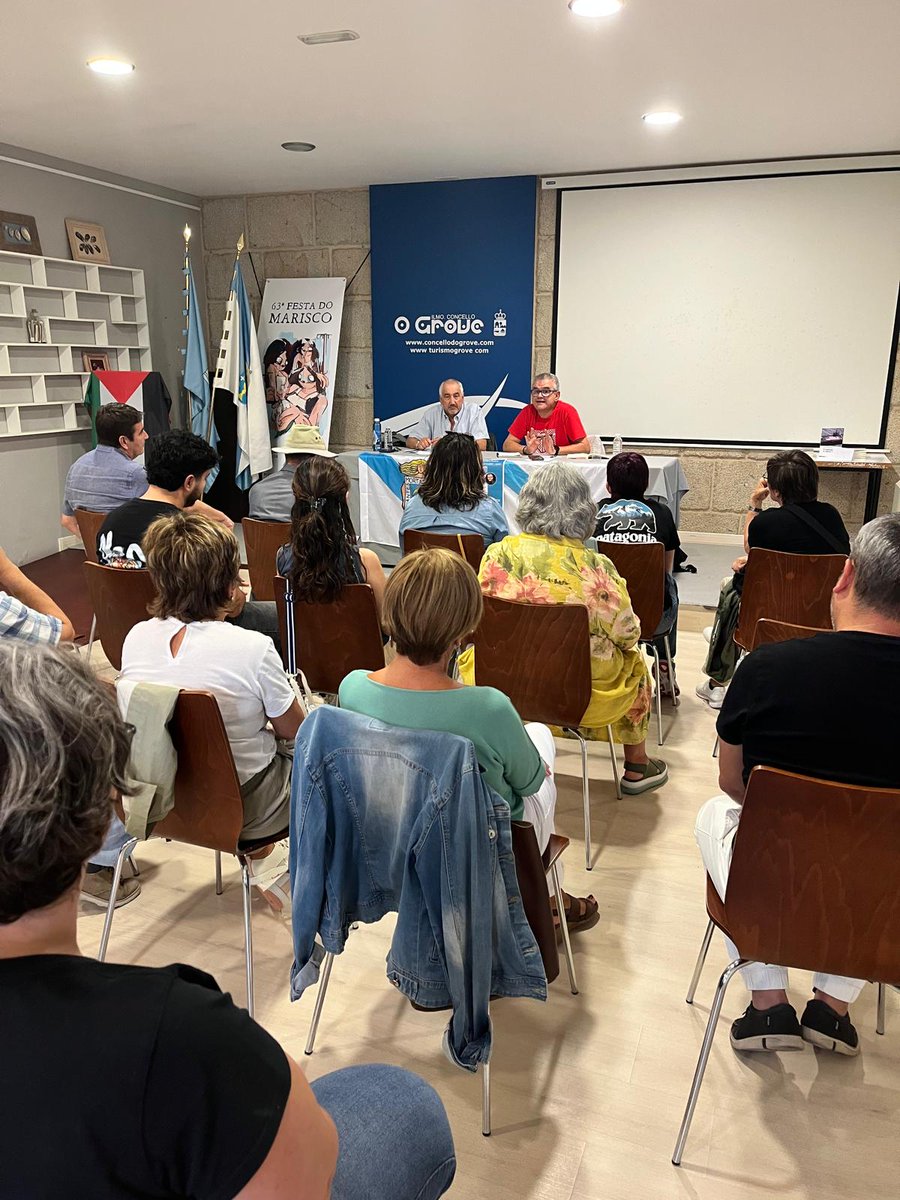TempoGaliza's tweet photo. Imaxes da presentaciรณn en #OGR0BE do libro de Duarte Correa ๐ ๐ข๐ฆ๐ฉ๐๐ซ๐ข๐๐ฅ๐ข๐ฌ๐ฆ๐จ ๐ง๐จ ๐ฌ๐ฬ๐๐ฎ๐ฅ๐จ ๐๐๐ na pasada quinta feira.
#Imperialismo #Galiza https://t.co/Jkpu8EvB1R