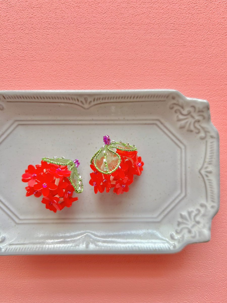 maAco_designs's tweet photo. 秋っぽい新色！のつもりだったけどイチゴっぽくなったな〜まぁ可愛いからこれで行こ🍓 https://t.co/cYWR1ADM4R