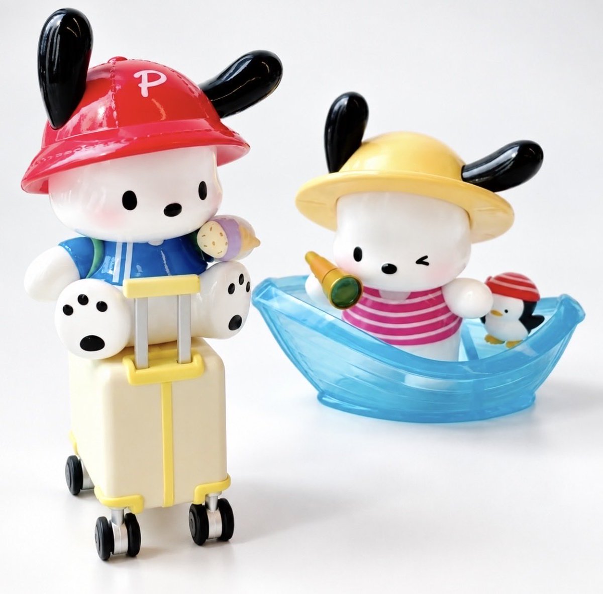 sanrio_fan_jp's tweet photo. ＼大人気販売中！✨／
TOP TOY
サンリオ ポチャッコ「旅行日記」シリーズ🥽✈️

海・陸・空をテーマにしたポチャッコのブラインドボックスフィギュア！
旅を楽しむ色んなポチャッコを集めたくなるコレクションです♪

【ここがポイント💡】
ポチャッと可愛いソフビ＆PVC仕様！
淡く優しいマカラカラーがデスクや棚にぴったり✨
全6種

【ラインナップ（全6種）】
・Gliding Fun（ハンググライダー）
・海冒険ちゃん☆（ボート）
・オープンカー♪
・バルーン夢☆（気球）
・街ライドくん♪（三輪車）
・トランク旅☆

お部屋のインテリアやデスク周りの癒しにぜひお迎えください！

▼Amazonでチェックする🛒
https://t.co/3YR4xD4wk5

#サンリオ #ポチャッコ #サンリオグッズ #フィギュア #TOPTOY #pr