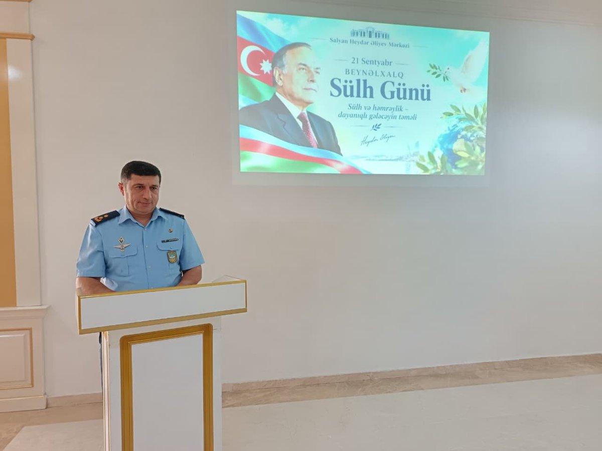 SalyanZi's tweet photo. Salyan Rayon Heydər Əliyev Mərkəzində Salyan Rayon İcra Hakimiyyətinin, Heydər Əliyev Mərkəzinin, Salyan Tarix-Diyarşünaslıq Muzeyinin birgə təşkilatçılığı ilə 21 Sentyabr – Beynəlxalq Sülh Günü münasibətilə “Sülh və həmrəylik – dayanıqlı gələcəyin təməli” adlı tədbir keçirilib. https://t.co/FXdrozhBGg