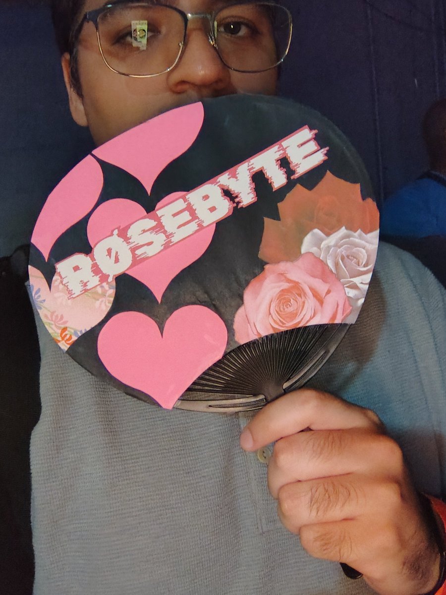 _rosebyte tweet picture