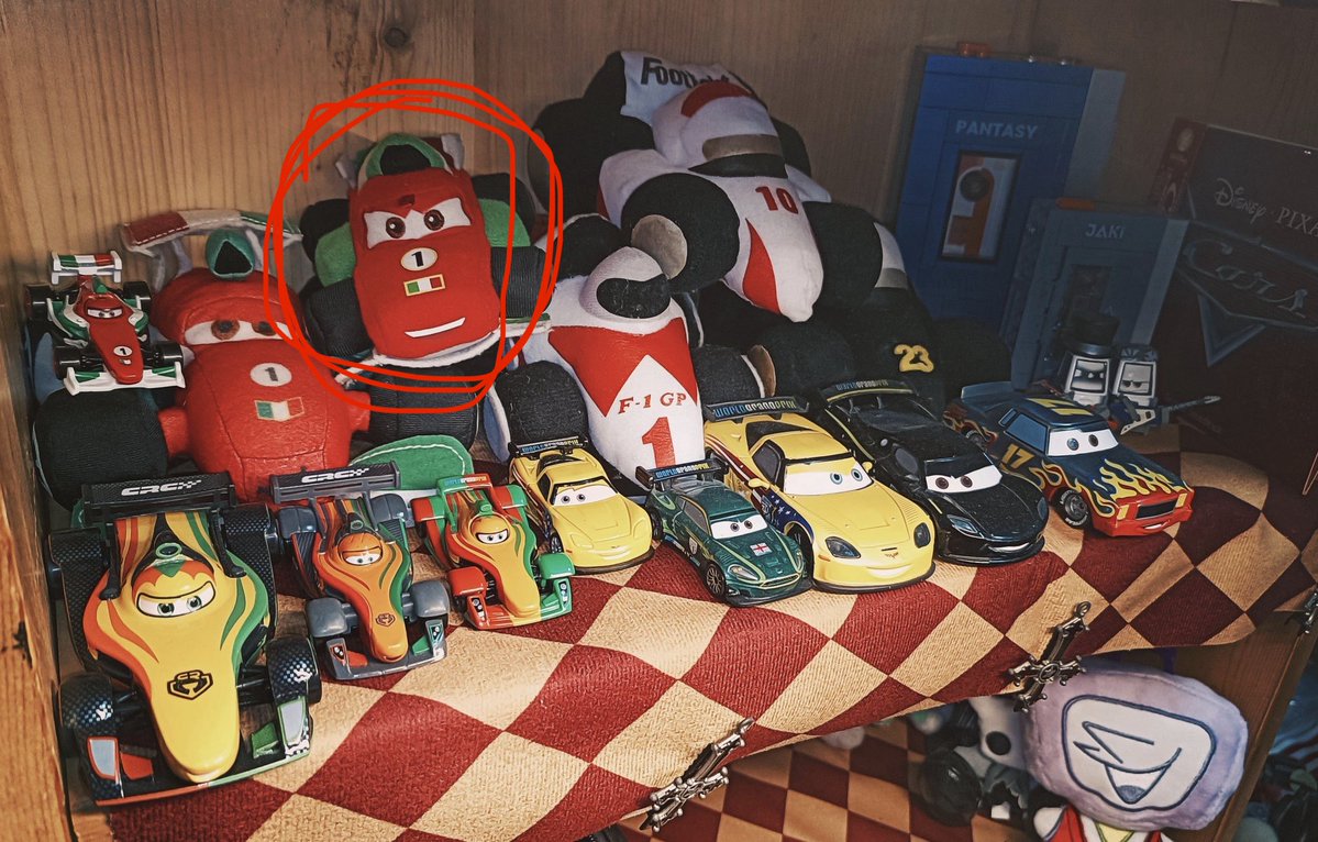 Ace_YTeditor's tweet photo. @BlackStar_LNF @cars_fan9592805 Where did you get the Francesco plush I circled? What’s the name of it? https://t.co/XikMSMQDeJ