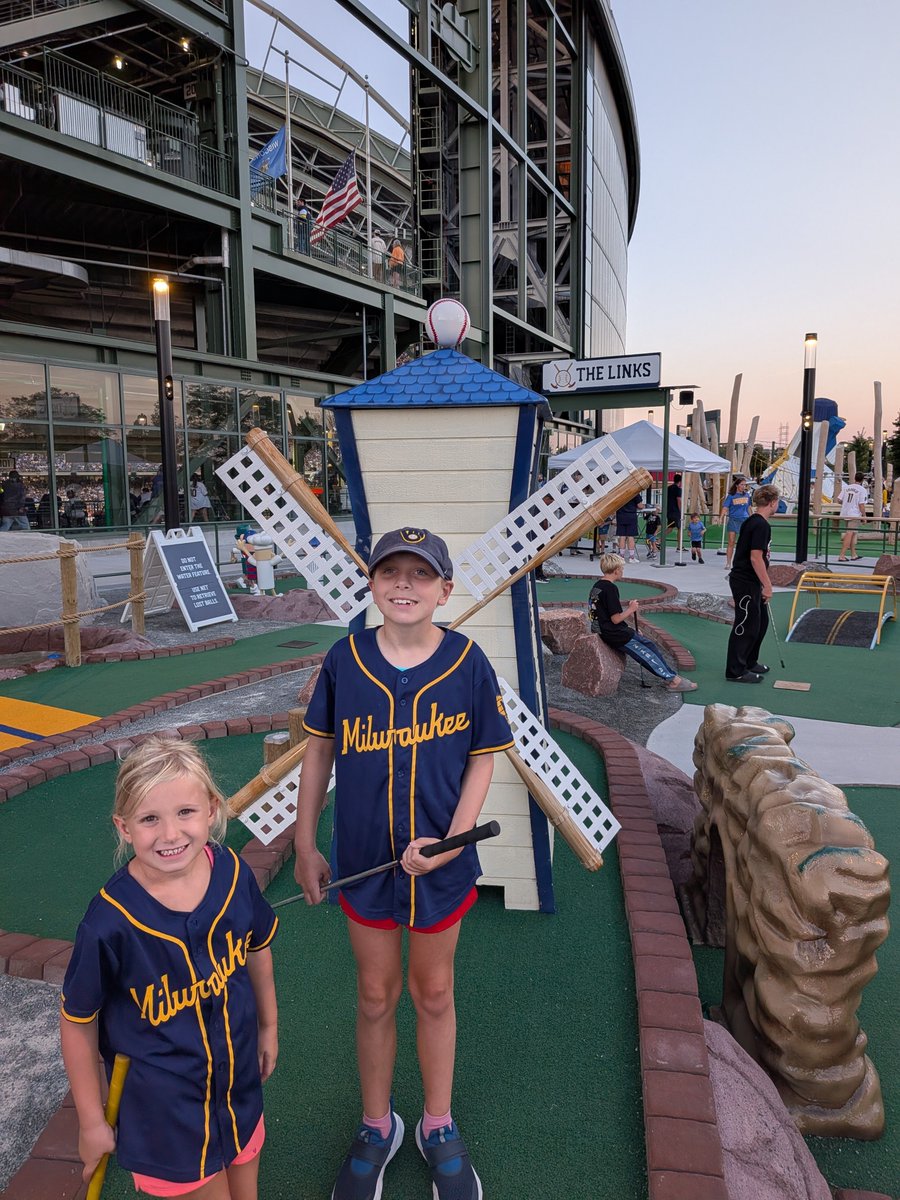EricSnods's tweet photo. Milwaukee Brewers vs. Cincinnati Reds Game https://t.co/mNrKKJCGVM