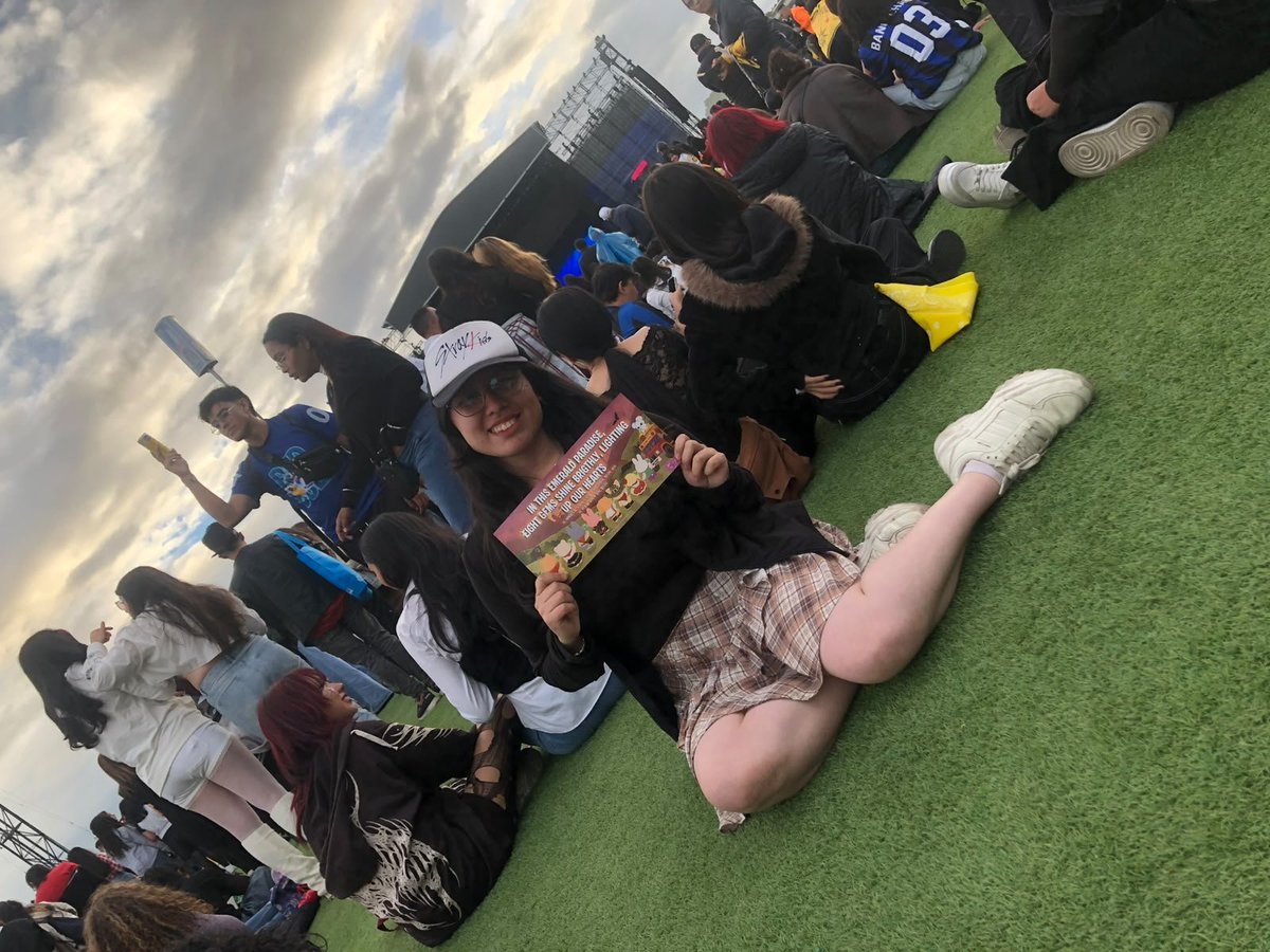 Valentina_GLGL's tweet photo. QUE BONITO VERLOS EN EL STRAYCITY 🇨🇴💕 @Stray_Kids
#StrayCityBogotá #straycity #StrayKids https://t.co/Piw07Fccbf