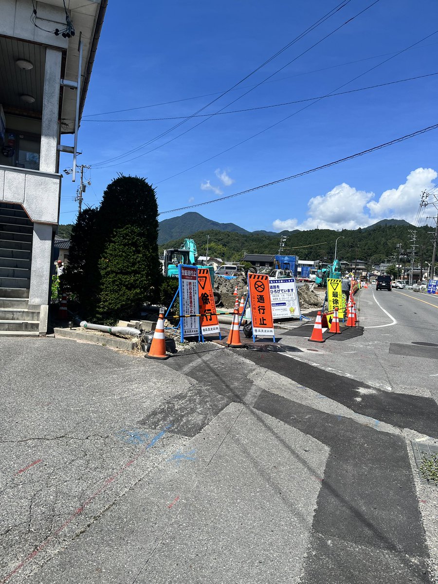 TCG_MAG's tweet photo. 【店舗前の工事について】
こんにちはトレカMAGです。

現在行われている工事ですが、9/30までは続くそうです。
そのため今月いっぱい店舗への入口が制限されると思われます。

ご不便をおかけしますが、十分にご注意ください。
よろしくお願いします。 https://t.co/CkJ0TPA519