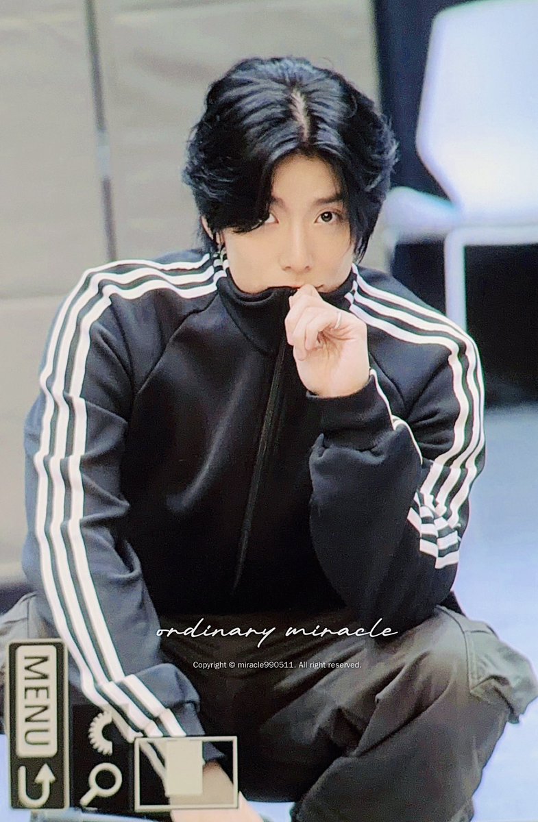 miracle990511's tweet photo. 260911 🖤
#SF9 #휘영 #HWIYOUNG @0_rbsl https://t.co/YDoiI4S7mS