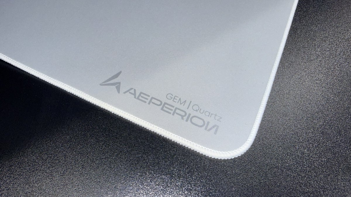 fumoshop_akiba's tweet photo. FPS界の新たな基準になる1枚

やや硬めのベースと、その表面が生み出す絶妙な操作感
トラッキング･ストッピングそのどちらも高い基準でこなす

『AEPERION Quartz』 https://t.co/lU8SXuHqRM