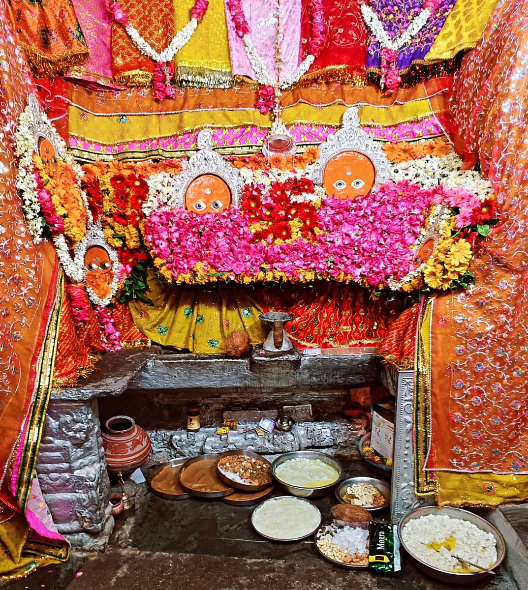 AlmejandraGH's tweet photo. Victory to Shri Raj Rajeshwari Maa Dhanop Mateshwari. Today’s adornment darshan on Sunday, May 31, 2026, Jyeshtha (Adhik) Shukla Purnima. https://t.co/mvRtKCLiiY