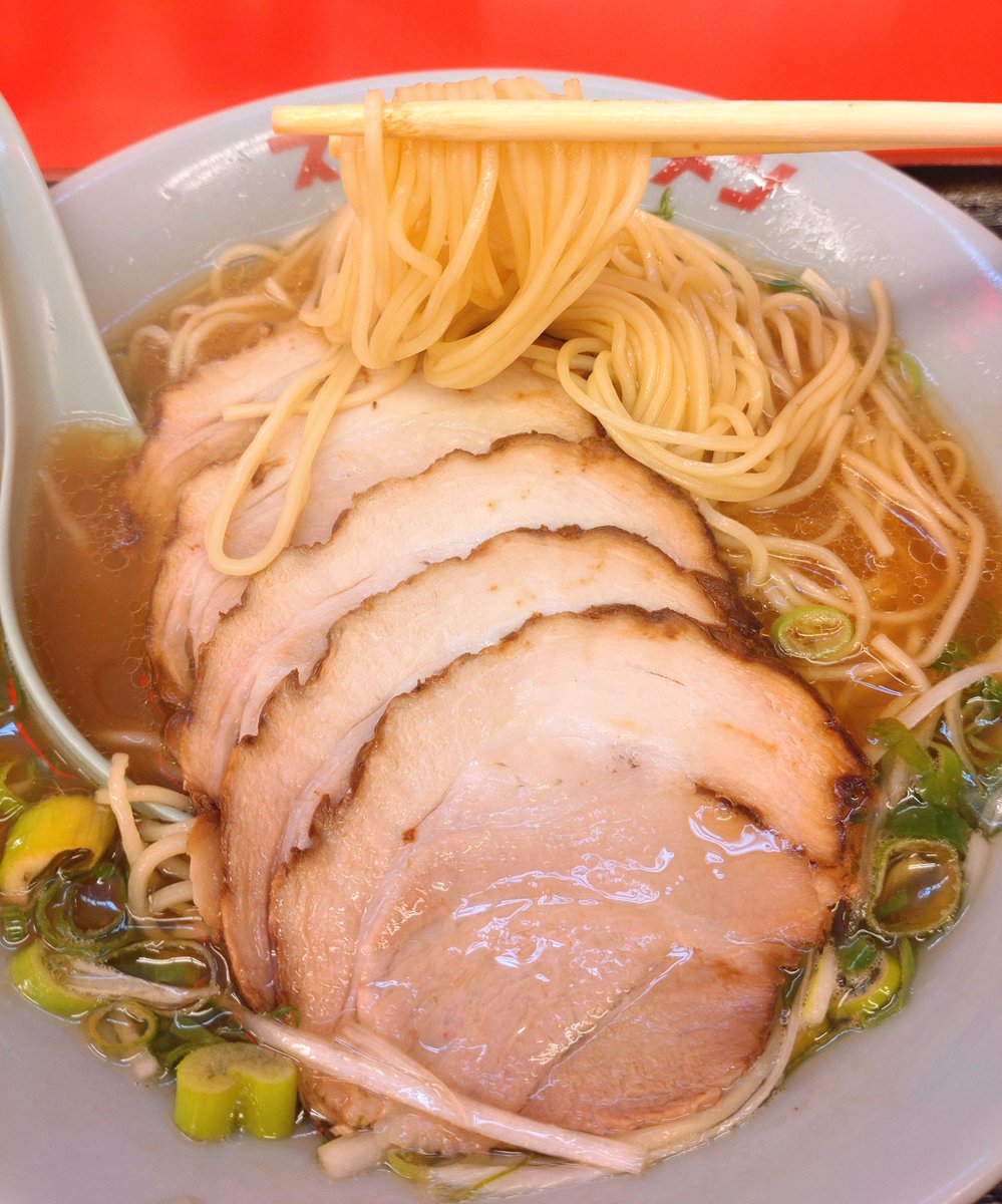 kn52ms's tweet photo. #らーめん
盛り付けがコロコロ変わります https://t.co/o2uCZPy5uB