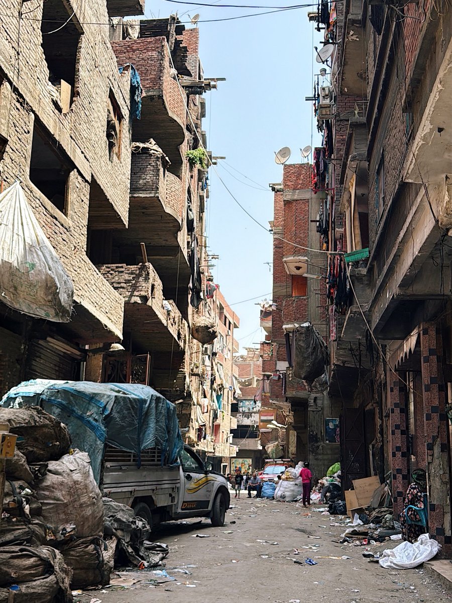 TamarSantoetpe's tweet photo. You go to Dubai and Bali for pretty pictures. I go to Cairo’s Garbage City to see real life as it is. We’re different. Manshiyat Naser is a Coptic district where families collect, sort, and recycle Cairo’s waste. Cairo is a city of contrasts. https://t.co/VCohymLAsT