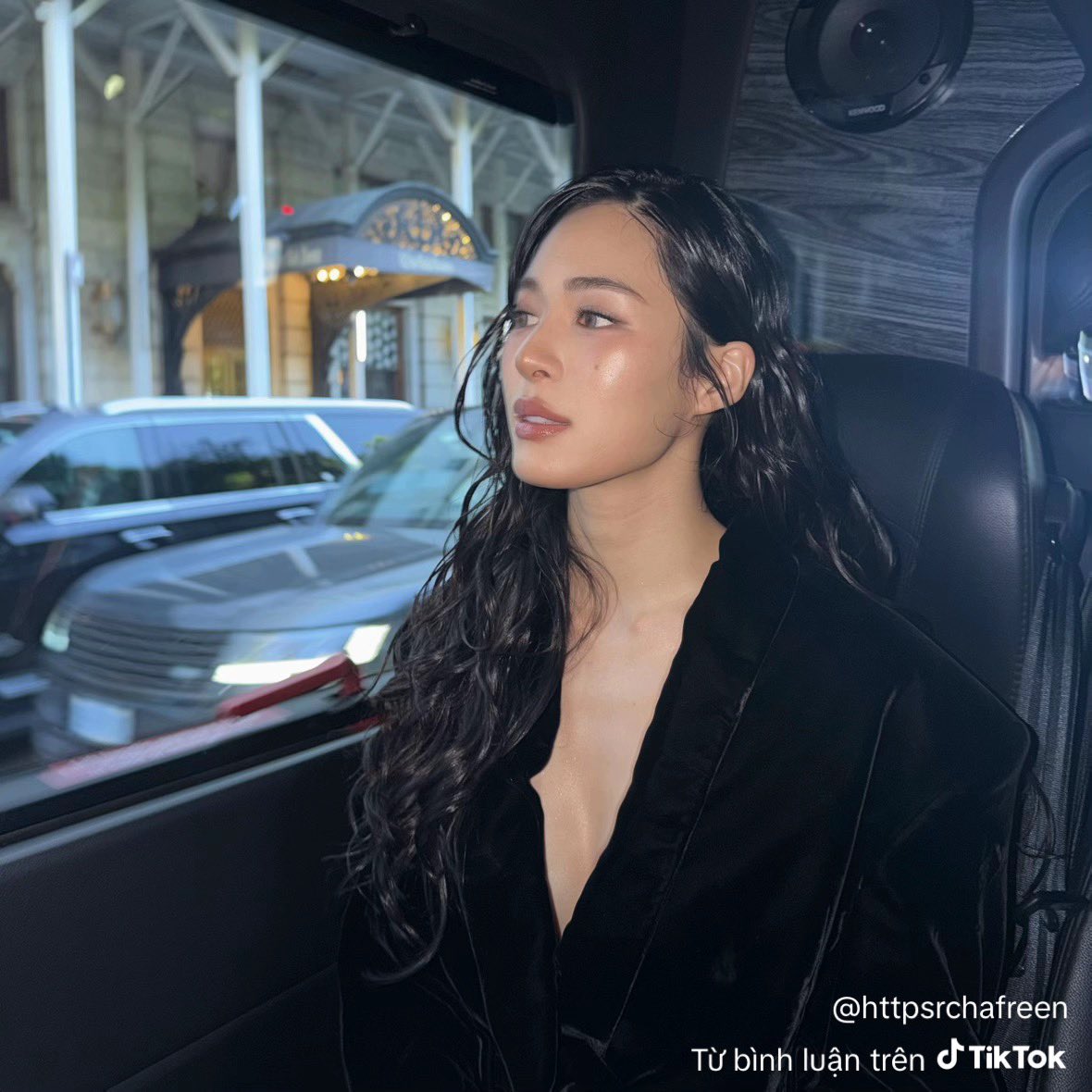 DipKhue's tweet photo. #LinglingKwongxCalvinKlein https://t.co/Ib0NsCX5cp