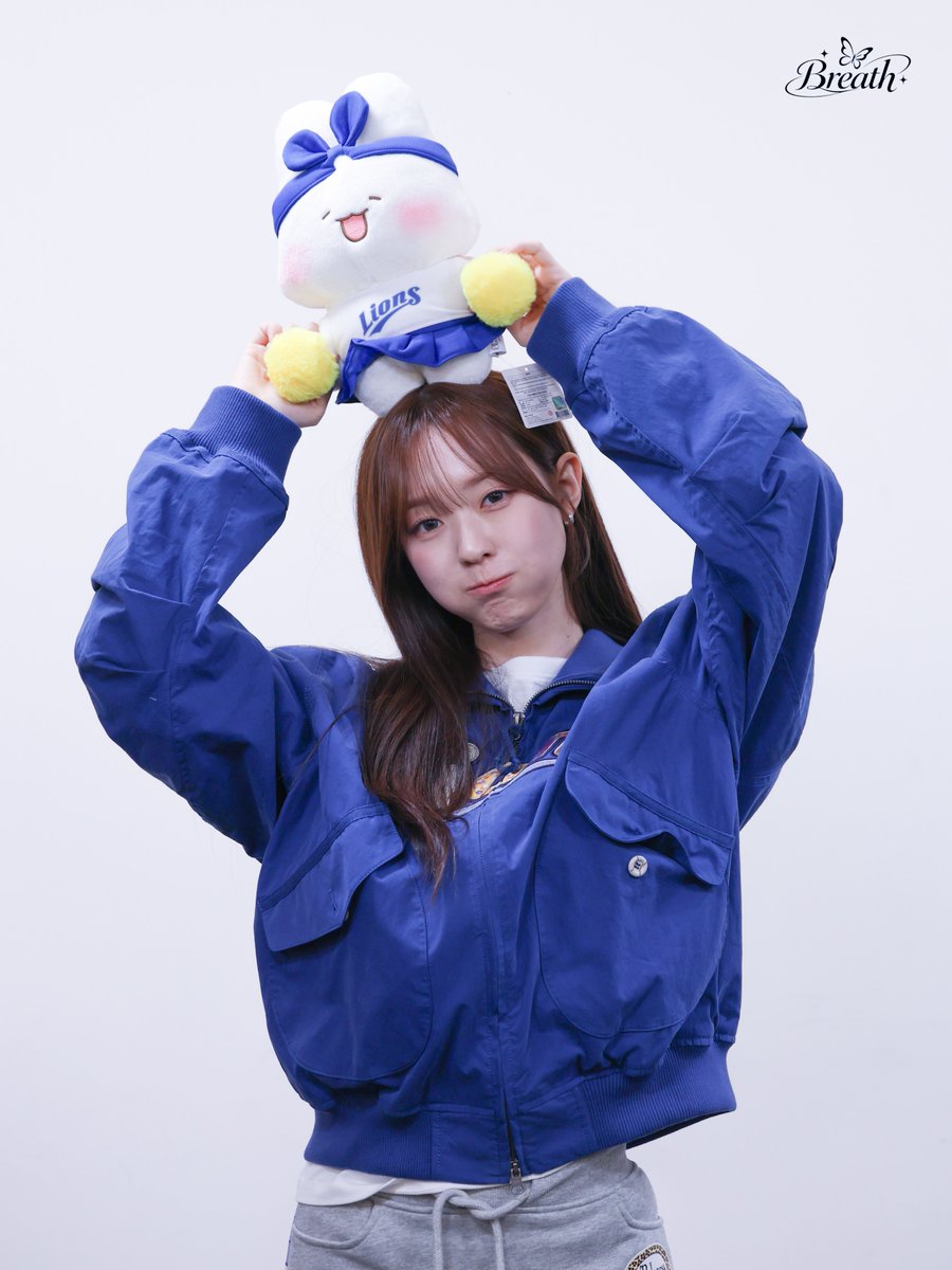 breath6soom's tweet photo. 260911 라이온숨💙

#김수민 #Soomin
#tripleS #트리플에스 https://t.co/3T8O6oacVS