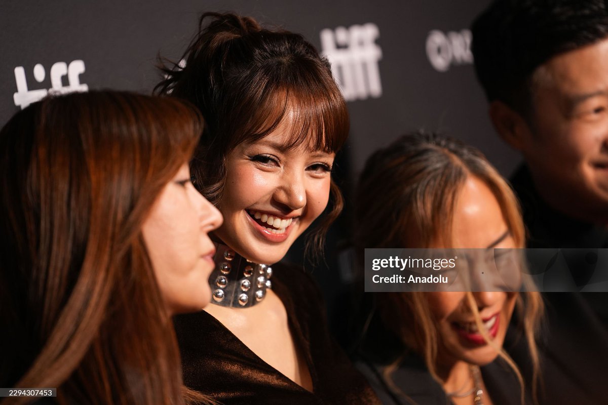 27xlsm's tweet photo. so pretty 💛

ALWAYS LALISA TIFF DEBUT #LISA #LISAxTIFF26 #AlwaysLalisa #TIFF26 https://t.co/dWO0hX2KMn