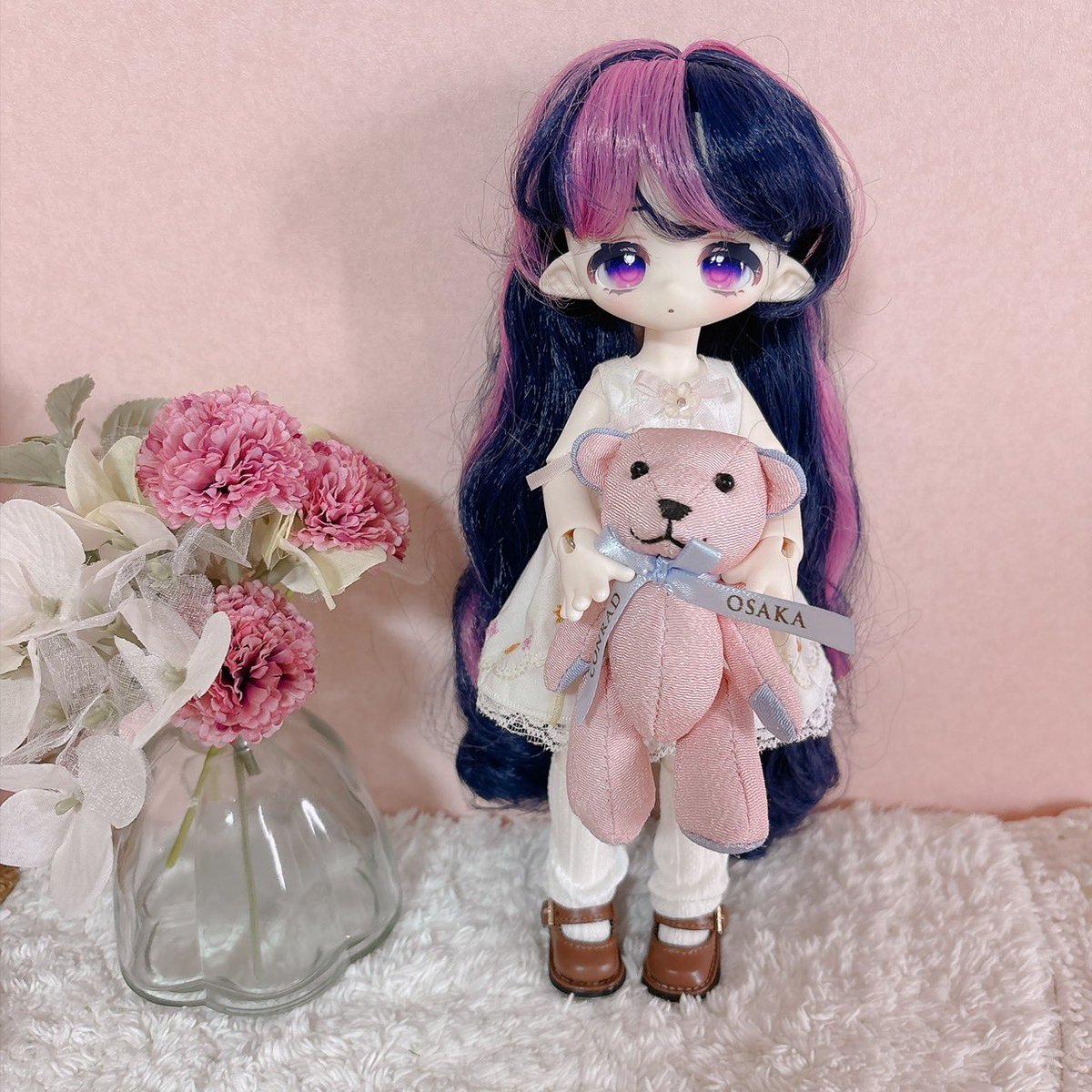 hinaricaxx's tweet photo. かわいい〜！でもウィッグが上手く扱えなくてぼさぼさしちゃう💦色移りもちょっと怖いしウィッグは変えようかな。可愛くて元気出てきた💪昔作ったりかちゃんサイズのお洋服が着れたのでそのサイズもまたつくろうかな〜 https://t.co/BgotWGpcnl