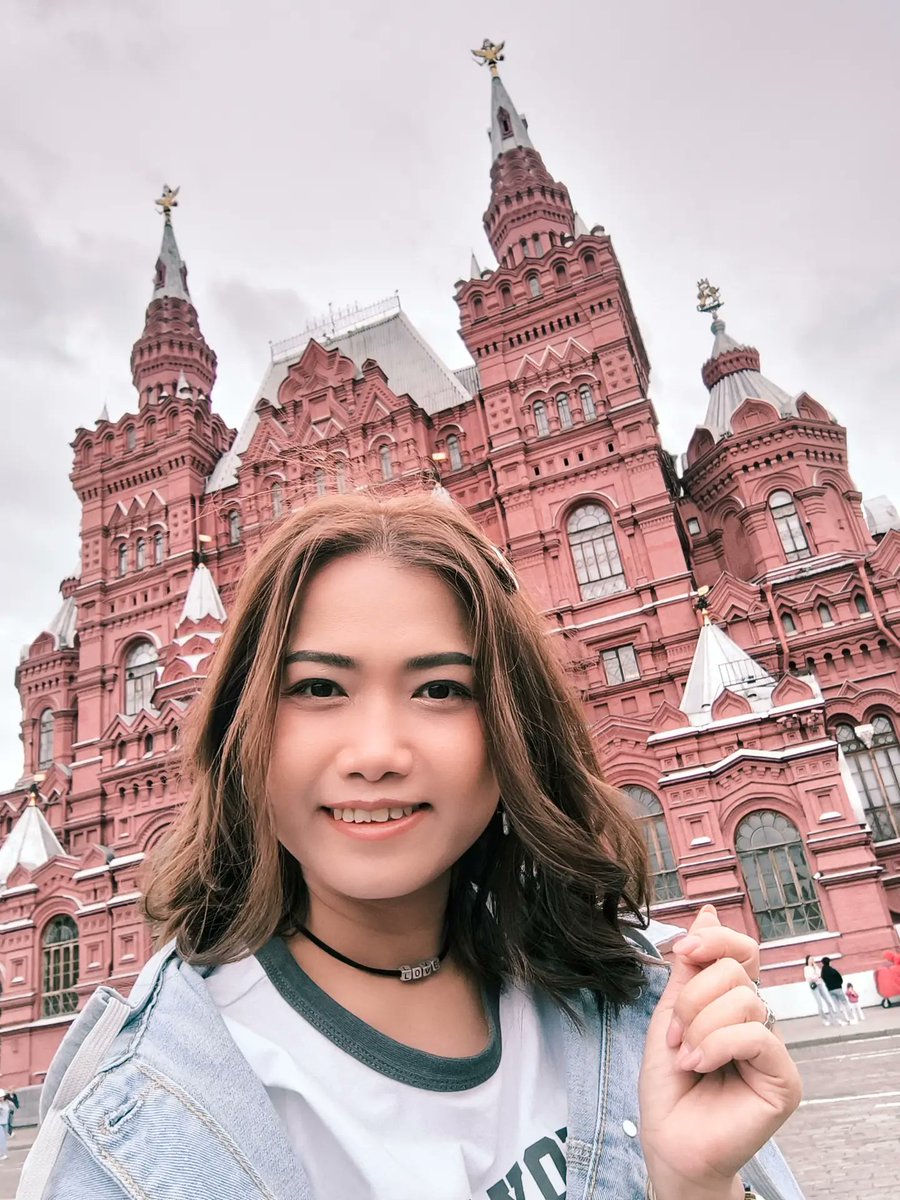 Giuseppinamajl's tweet photo. Photo by Mint Manchuporn Sangsupap on August 18, 2026. May be an image of Saint Basil’s Cathedral, Shwedagon Pagoda, and text. https://t.co/wtbfe5zklB